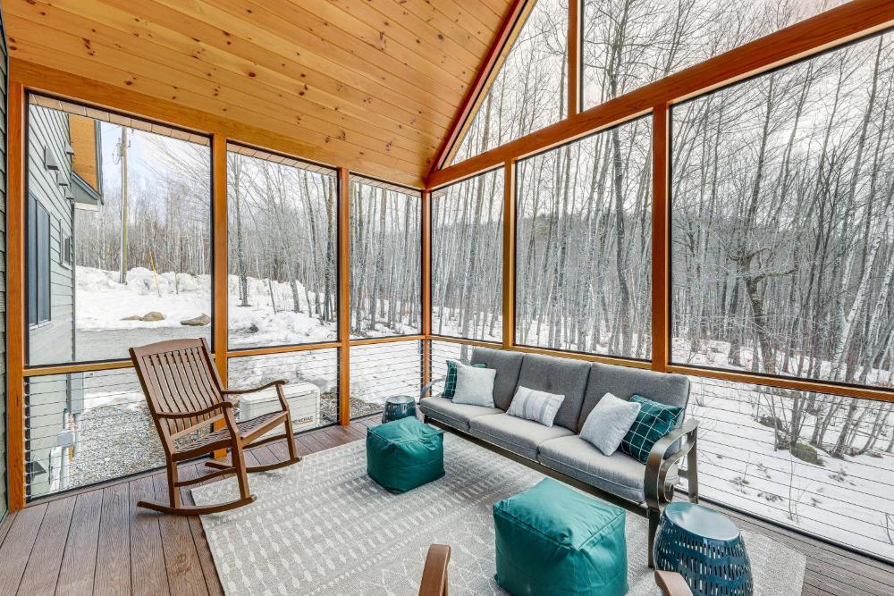 Mountain-View Home in Stoneham with Hot Yoga Studio!